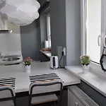 Be My Guest - Hoza - Pkin Super Centrum Metro Wi-fi Apartamento *